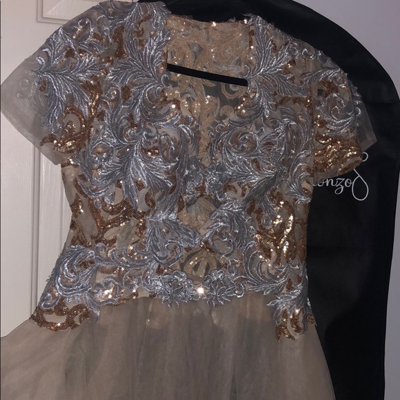 Beautiful Custom Blouse - Picture 7 of 16